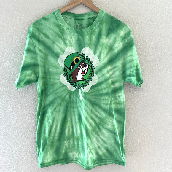 Bucees St Patricks Day T Shirt Size M Green Short Sleeve NEW - Picture 1 of 6
